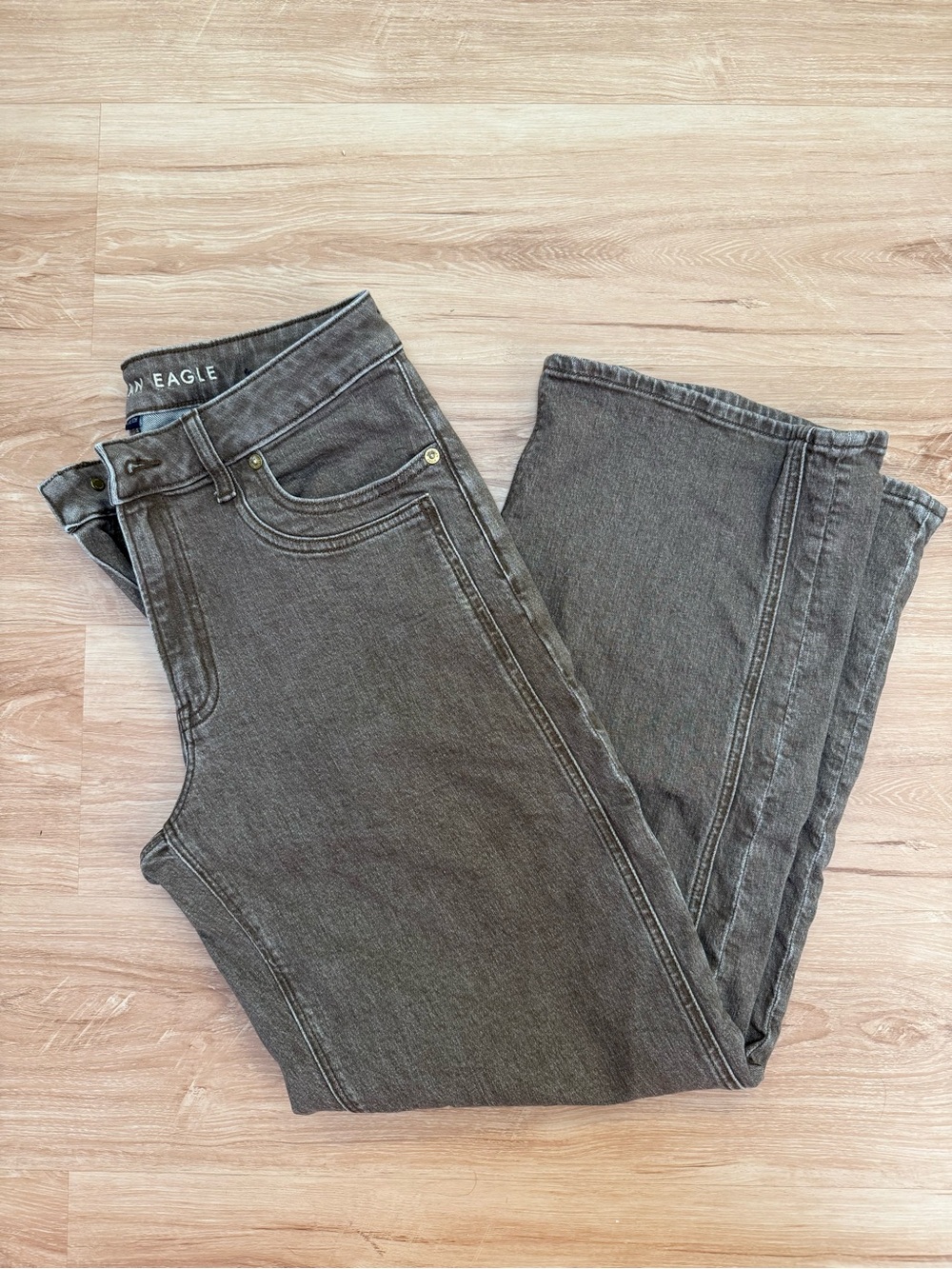 American Eagle Women's Mid-Rise Straight Jeans — Brown